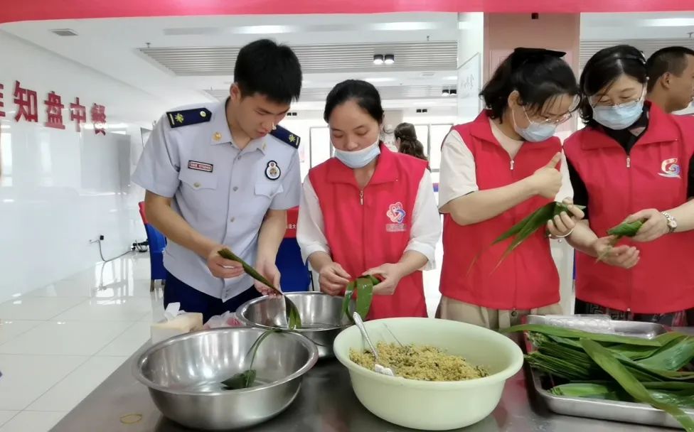 美德之城·志愿同行︱“端午粽飘香  拥军情谊长”志愿服务活动开展