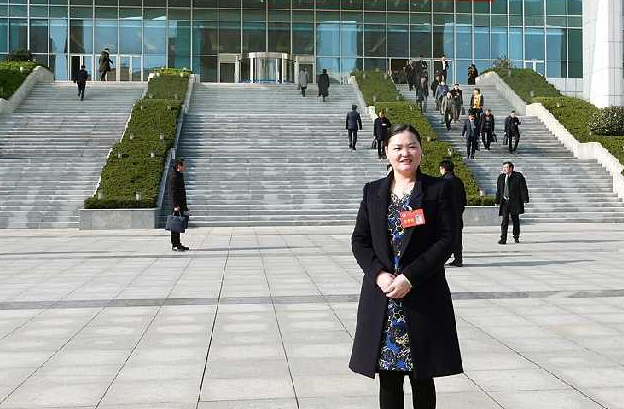 殷平当选盐城市十大经济女性领军人物