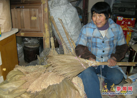 扎扫帚_启东新闻网