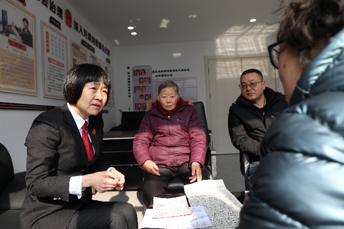 交汇点｜新春走基层｜确认“一半”的继承权，打通城市更新“最后一公里”