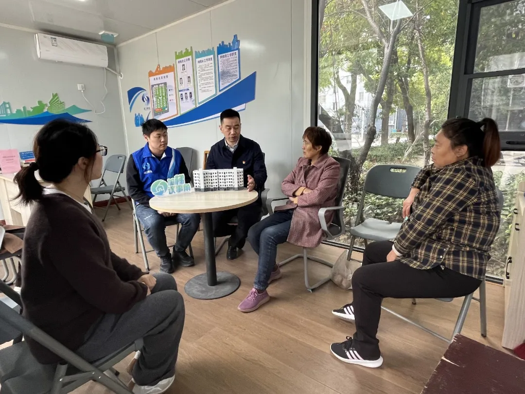 假期第一天！新华日报头版聚焦靖江！