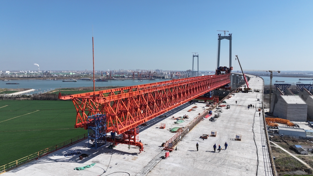 满弓劲发不负春光，张靖皋长江大桥建设“马力全开”

