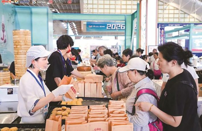 江苏泰州：第三届江苏早茶争霸赛泰州海棠春斩获三连冠