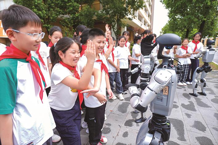泰州市深耕义务教育阶段科学教育“做中学”
