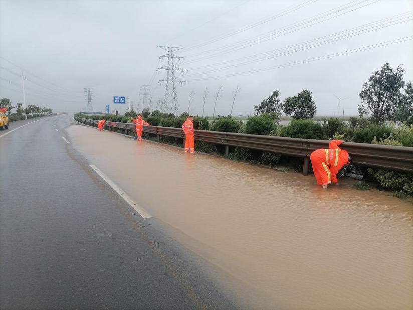 灌云县公路部门应对汛期多措严防保安全