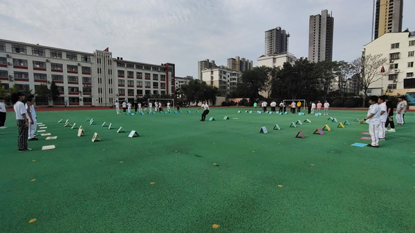 2021年连云港市初中体育优质课比赛在新浦中学举行