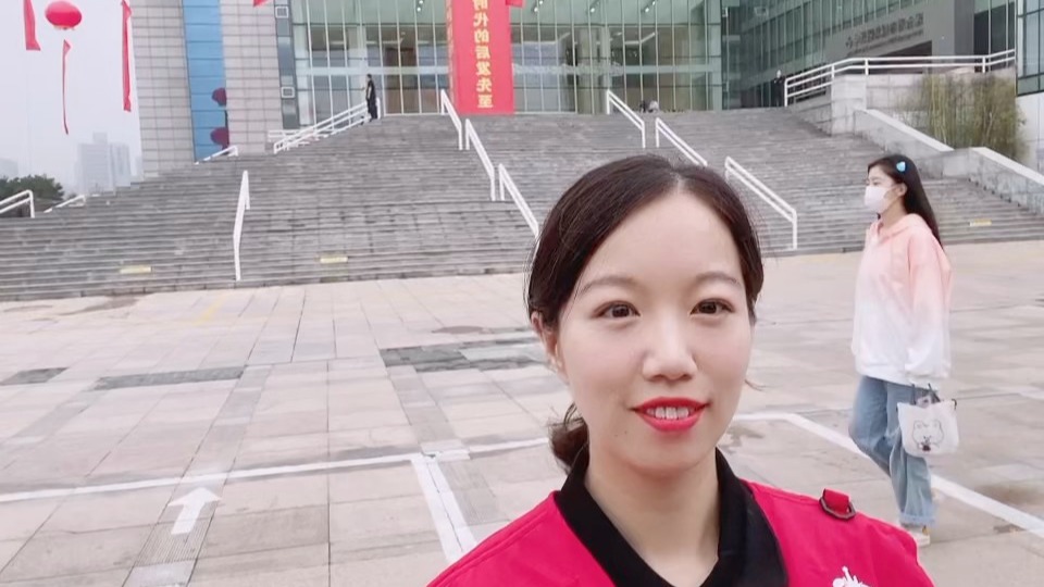 党代会探路vlog③党代会开幕，小布带你走进会场