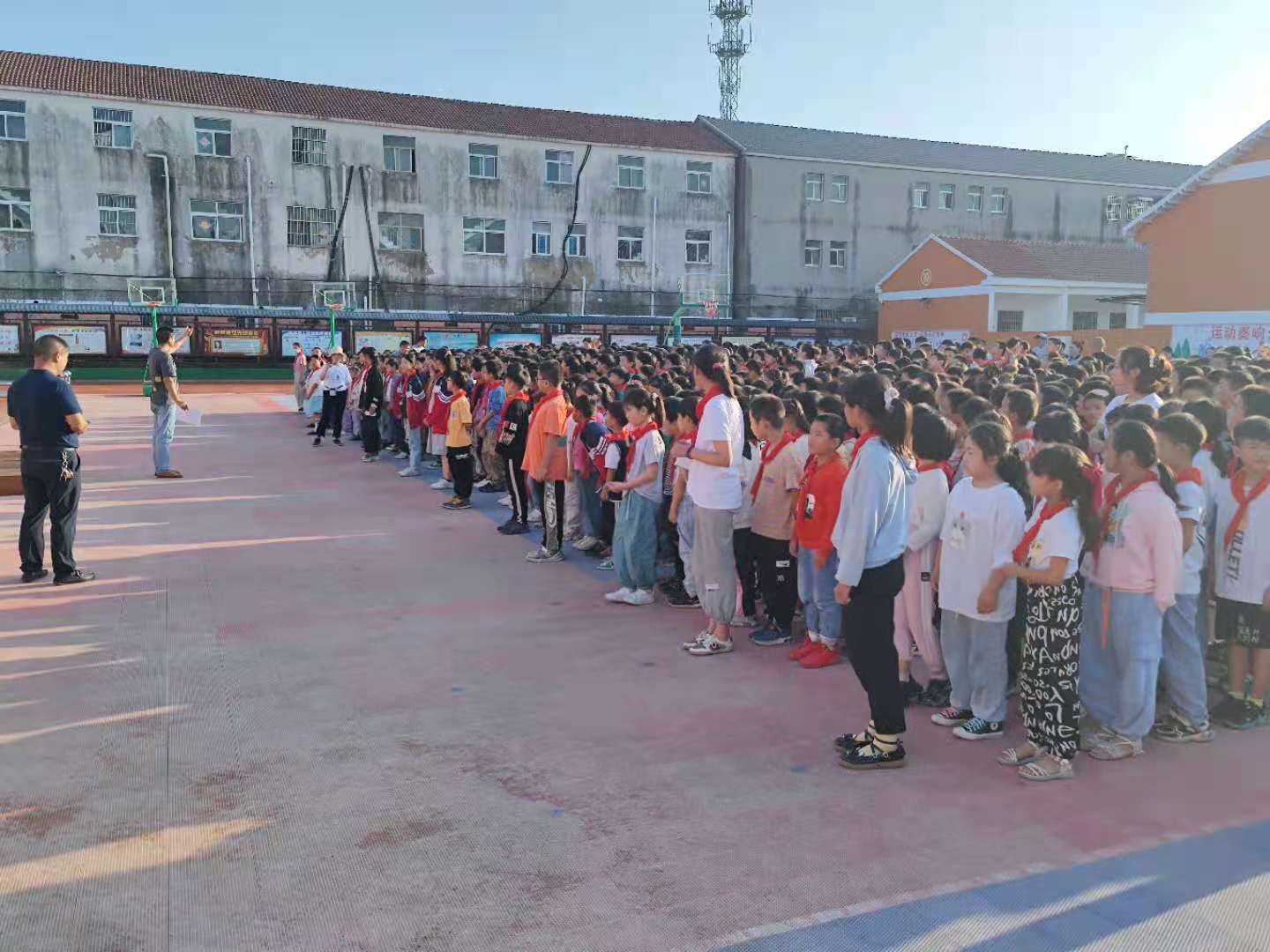鲁河小学  开展国庆假期专项安全教育活动