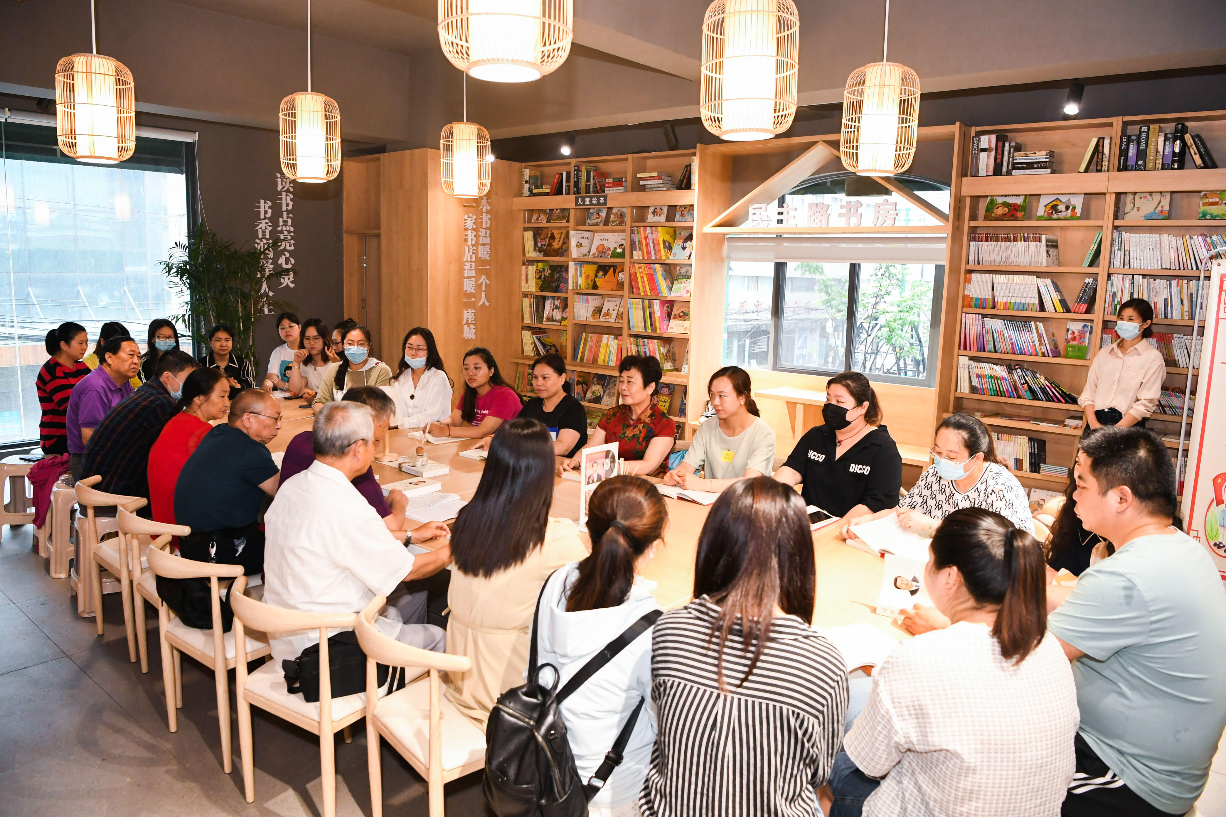 閱讀無處不在 書房浸潤海州