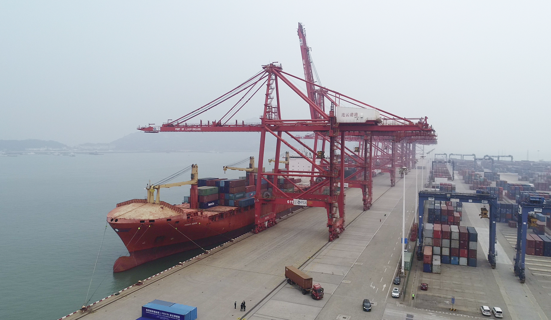 连云港港前11个月货物吞吐量突破2.57亿吨