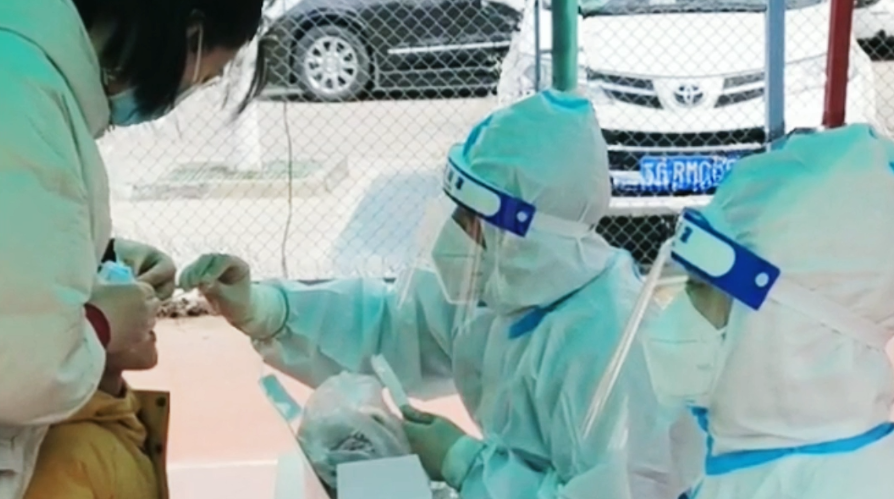 “裸眼3G”视频，抗疫一线的“大白”