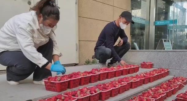你守护我们，我们温暖你