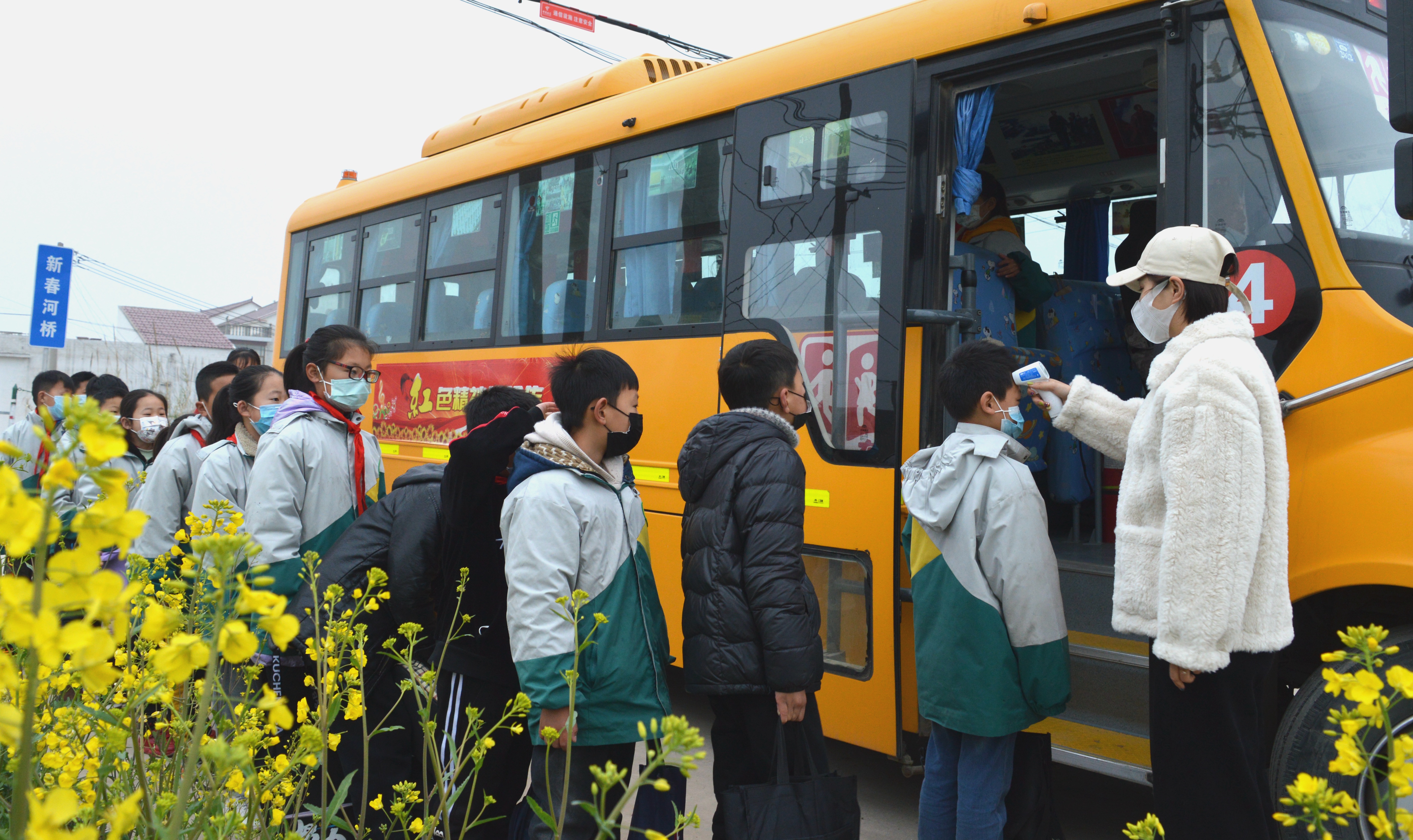 上好复学第一课，校车变身“流动防疫知识课堂”