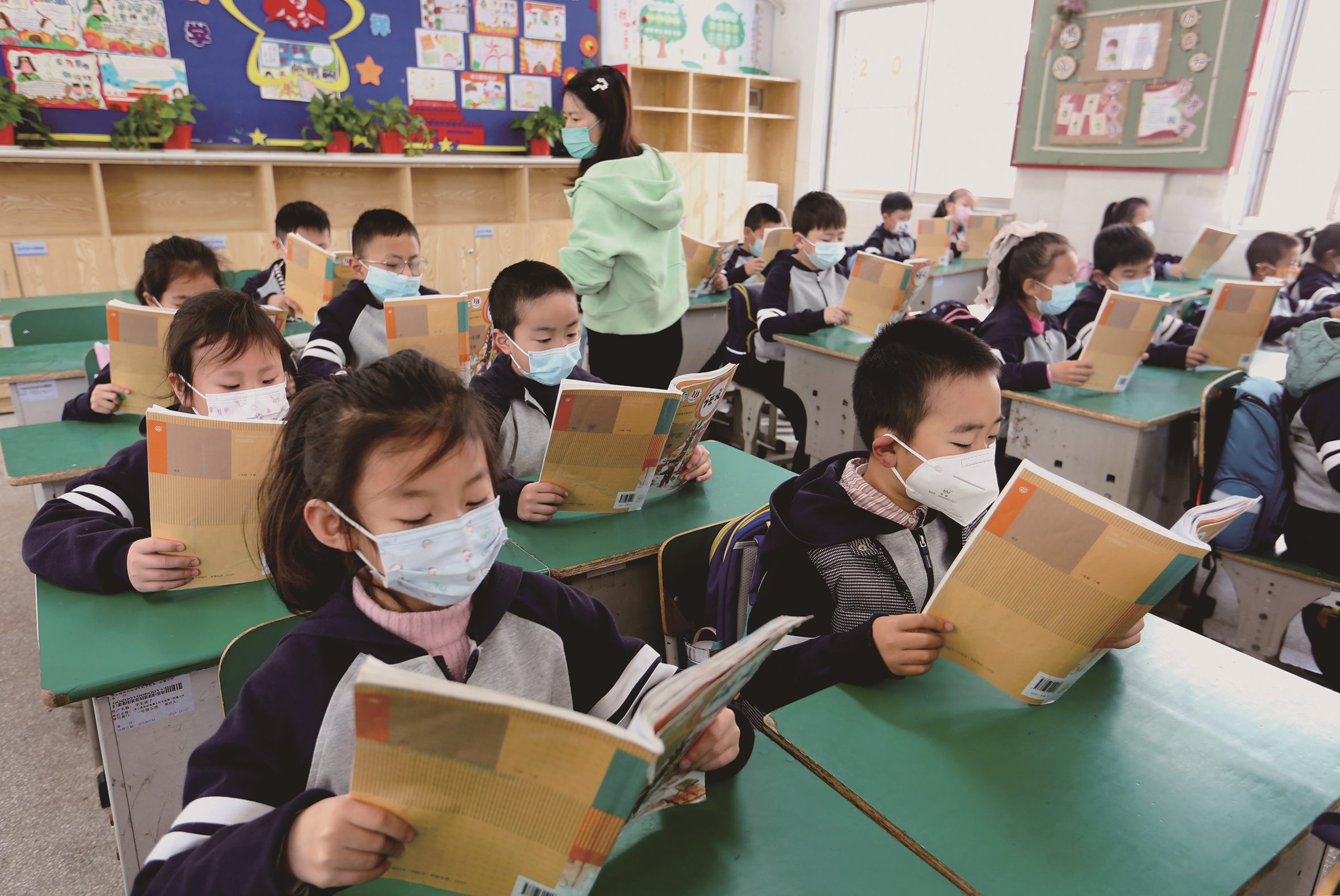 市区小学复学首日
严守防疫规定 教学秩序井然