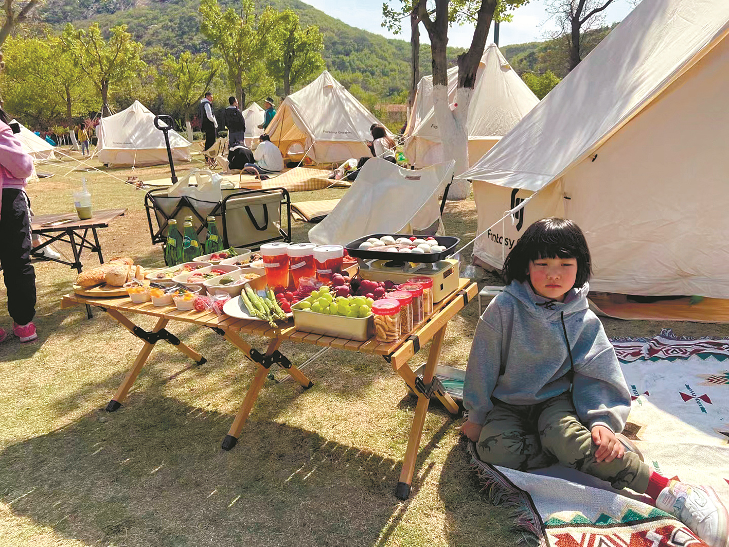 港城人追捧露营 提醒：注意保护环境和安全隐患​