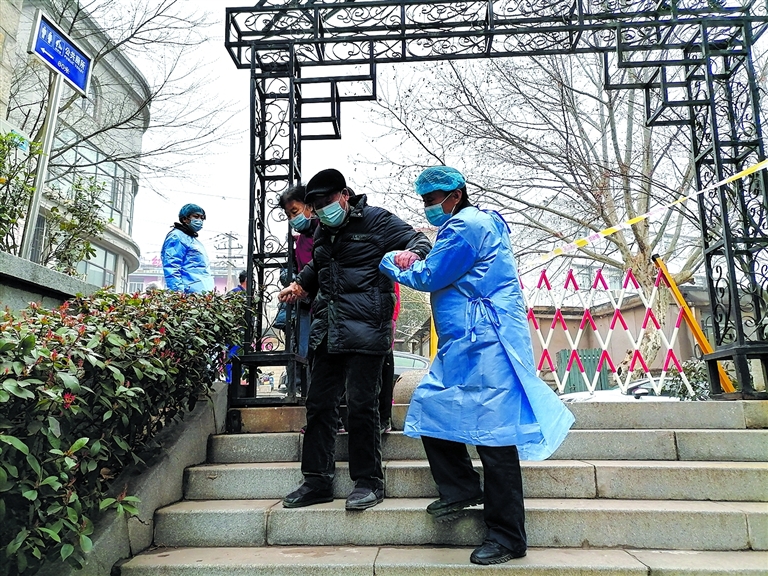 周峰：热心志愿服务 践行核心价值观