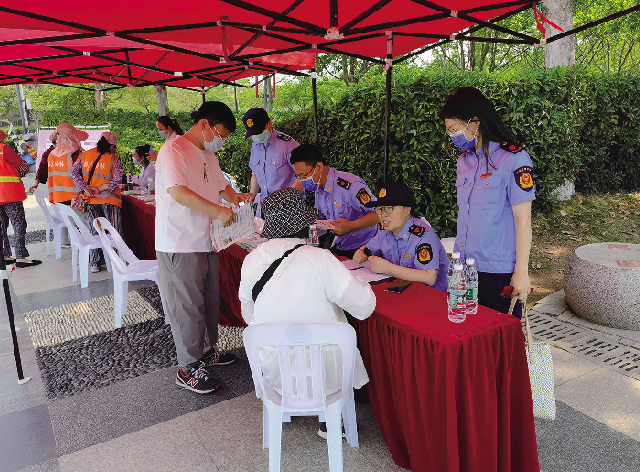 海州市场监管局开展打击整治养老诈骗宣传活动