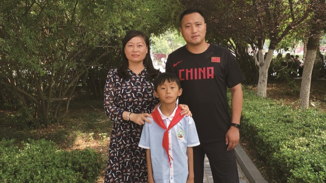 文明家庭在身边 | 用满腔热情绘出最美家庭