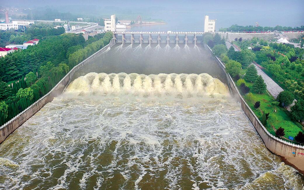 石梁河水库今年首次长时间泄洪 72小时累计泄洪水量1.5亿立方米