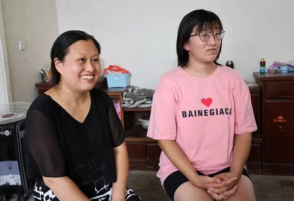 妈妈卖油条打工拉扯她长大，赣榆女孩的梦想是…