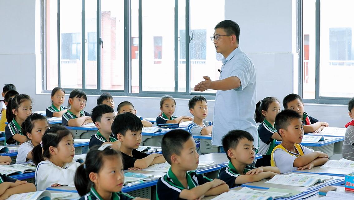 五代为师 “教育世家”传承百年