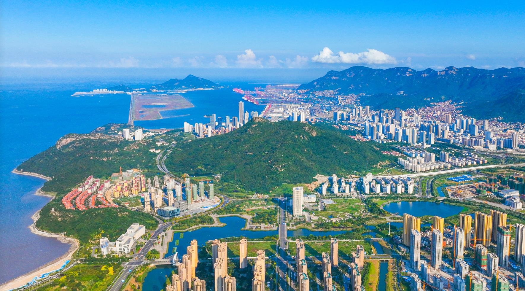 连云港：“妙笔”记录一座城成长 蓝图上镌刻奋斗的印记
