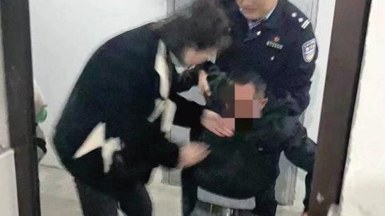 失联前给妻子发来诀别信息 民警破窗而入救下轻生男子