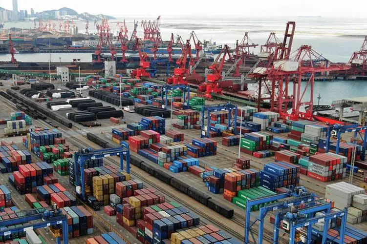 逆势大增长 港口前11月吞吐量完成2.7亿吨