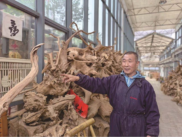 文明实践·时代新风︱匠人与树根的情谊