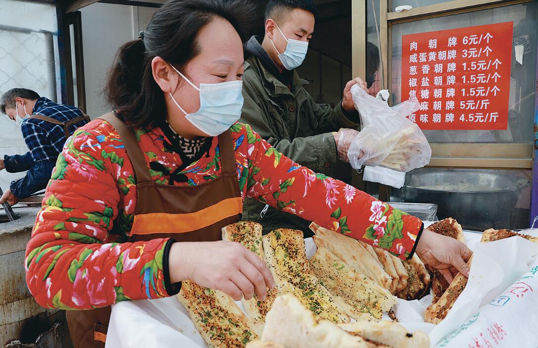 人物志 | 14秒视频收获230万点击量 打朝牌的袄犇妈红了
