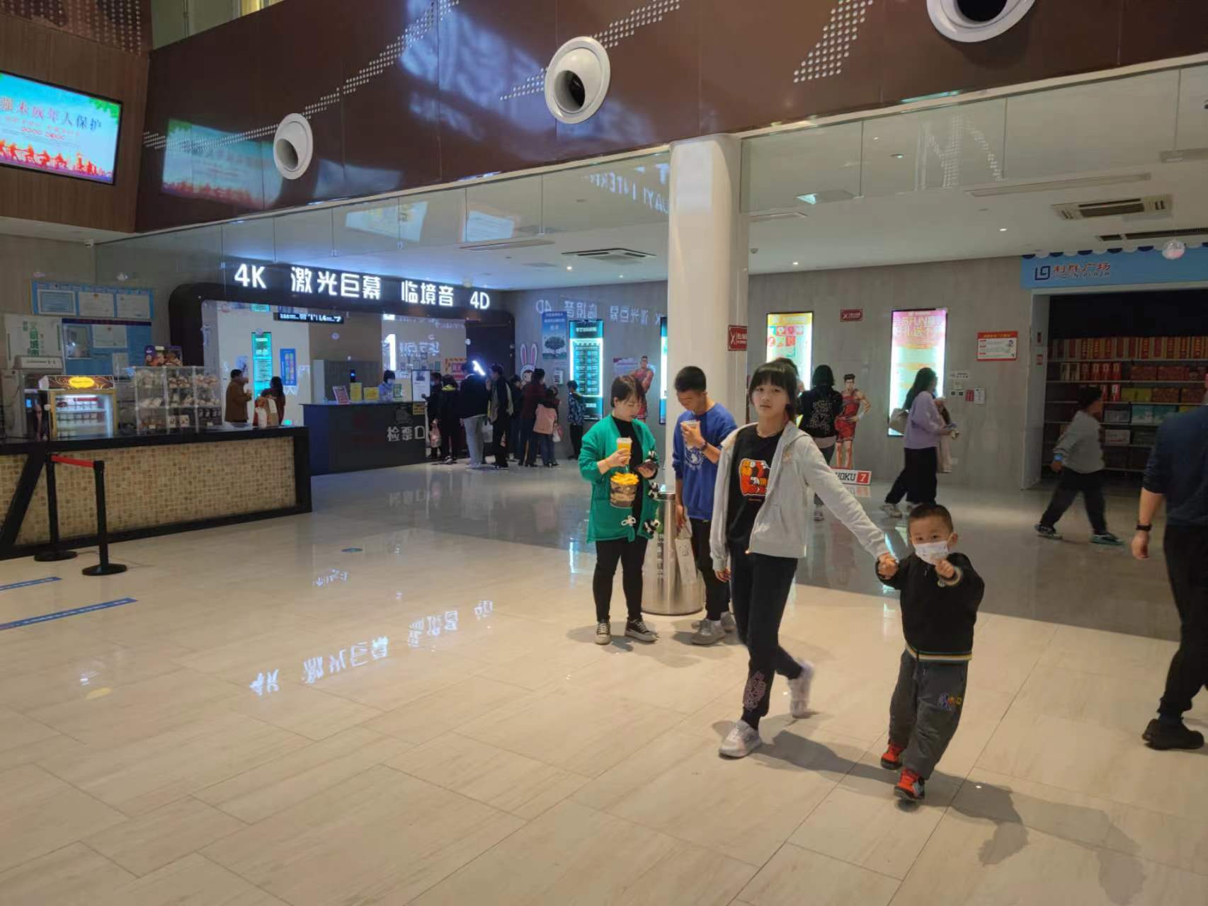 “五一”档电影市场火热