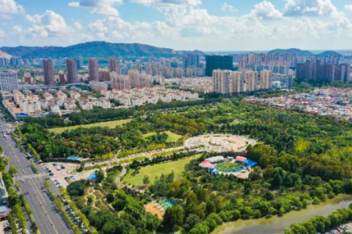 连云港市开启夏季园林绿化养护模式
