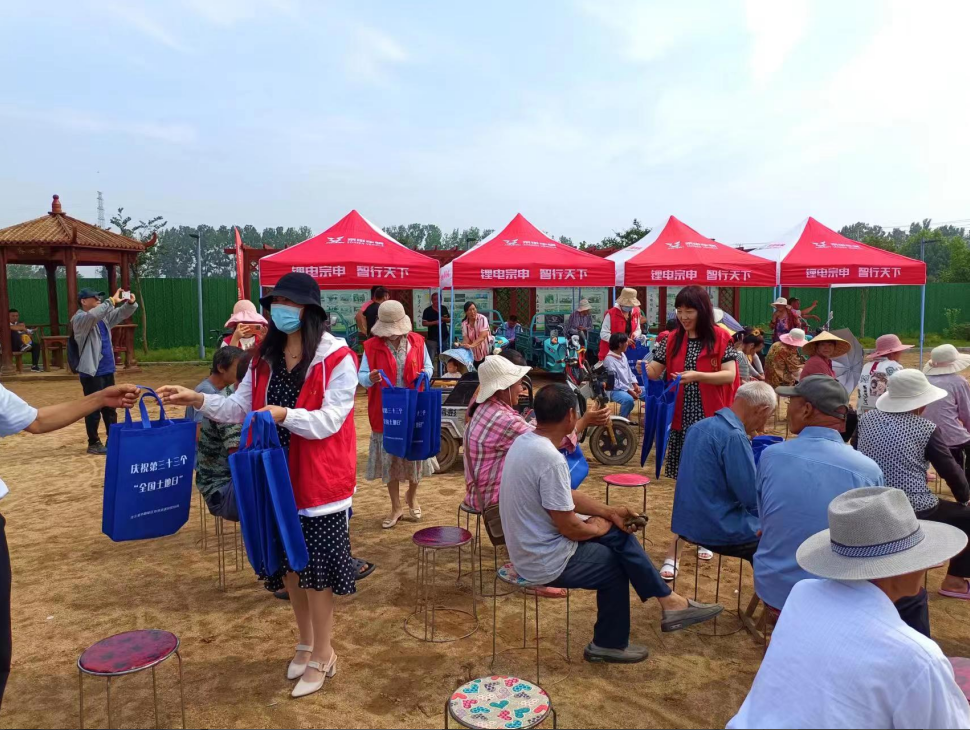 连云港赣榆：面对面宣传土地知识 开展“弘扬伟大建党精神，汇聚感恩奋进力量”主题党日
