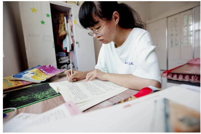 助学公益行 |坚定目标 徐欣甜誓要改善全家生活