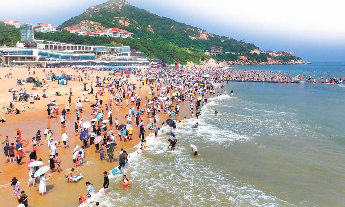 人从众！客流量走出一条向上“抛物线”——港城暑期旅游市场观察（上）