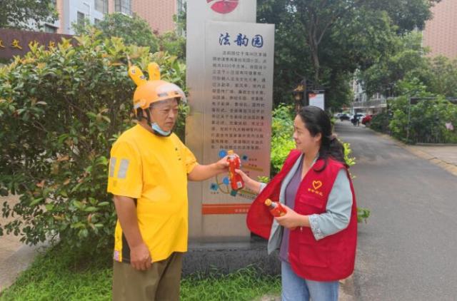 文明实践·时代新风︱幸福路街道幸中社区开展关爱外卖骑手活动