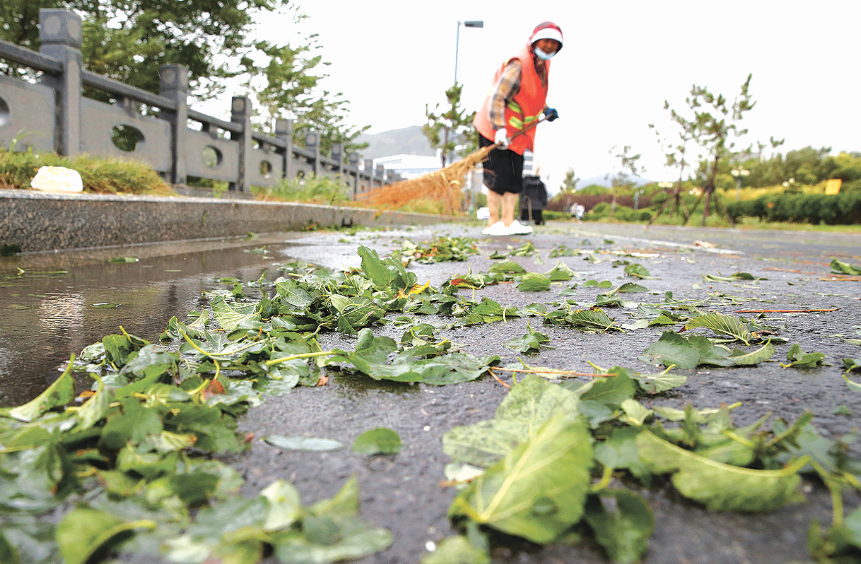 我市周密部署高效应对本轮强降雨 城区和农田涝水迅速排除
