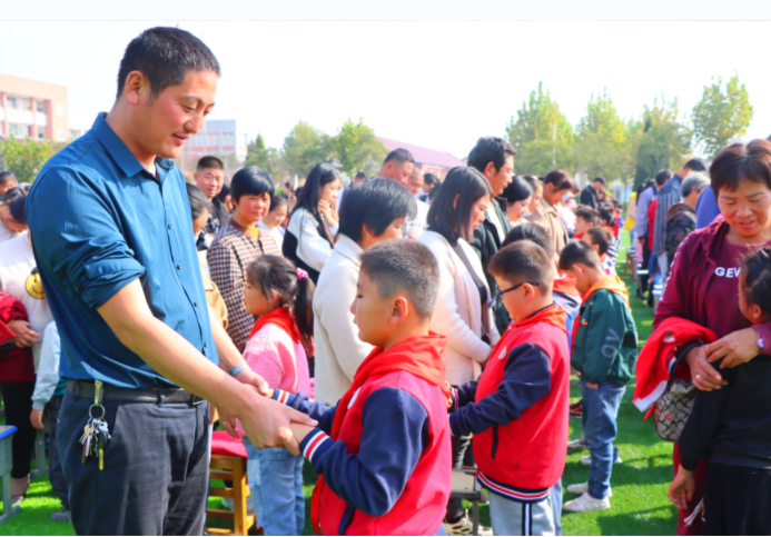 夹山小学：常怀感恩之心，做新时代好少年