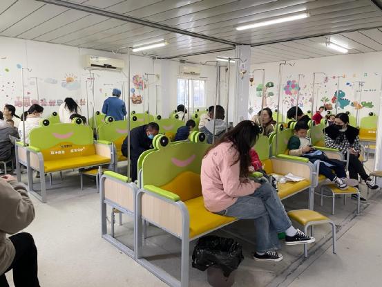 连云港市妇保院：做实诊疗服务加减法  全力应对儿科就诊高峰期