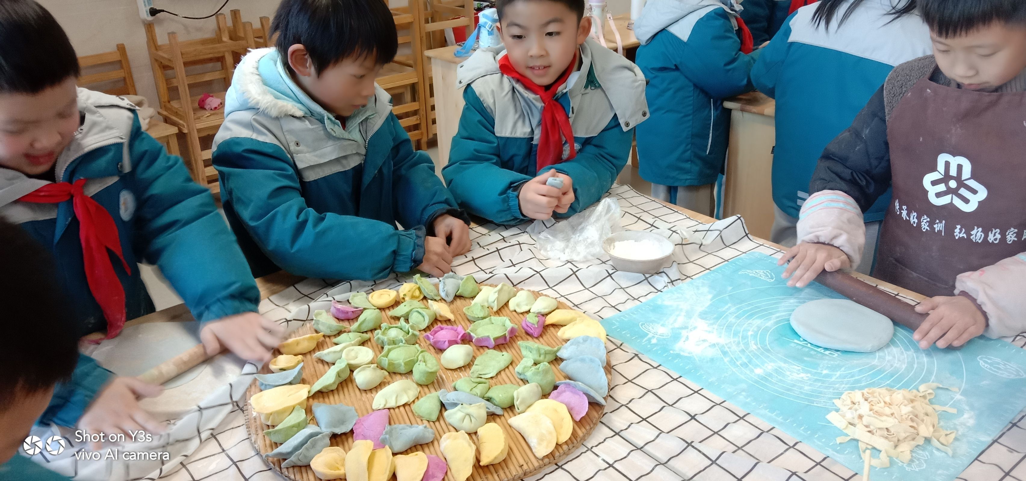 连云港市实验学校  冬至日 烹饺煮圆话家常