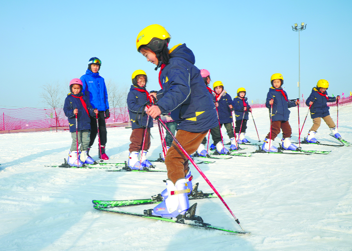 赣榆经济开发区小学开展冰雪教研活动