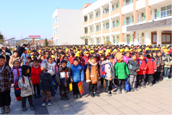 连云港市抗日山小学：“星少年”授衔，你们是最亮的那颗星