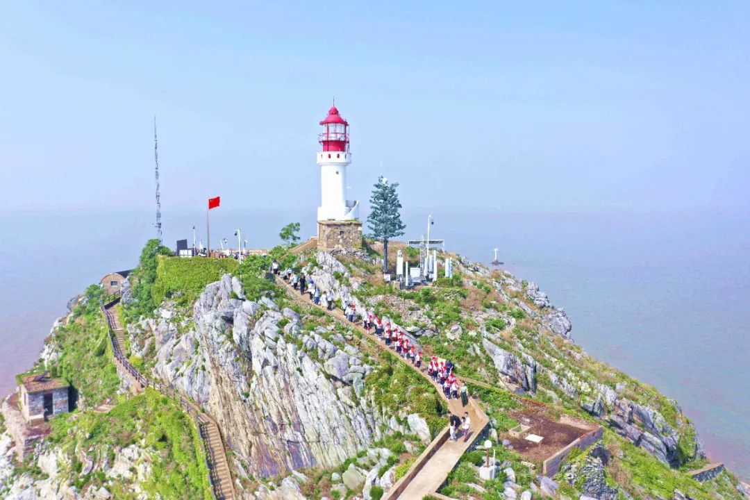 几代人传承坚守 央视关注开山岛植绿