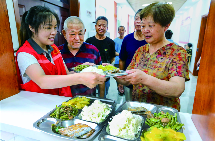 优化“家门口”助餐服务体系