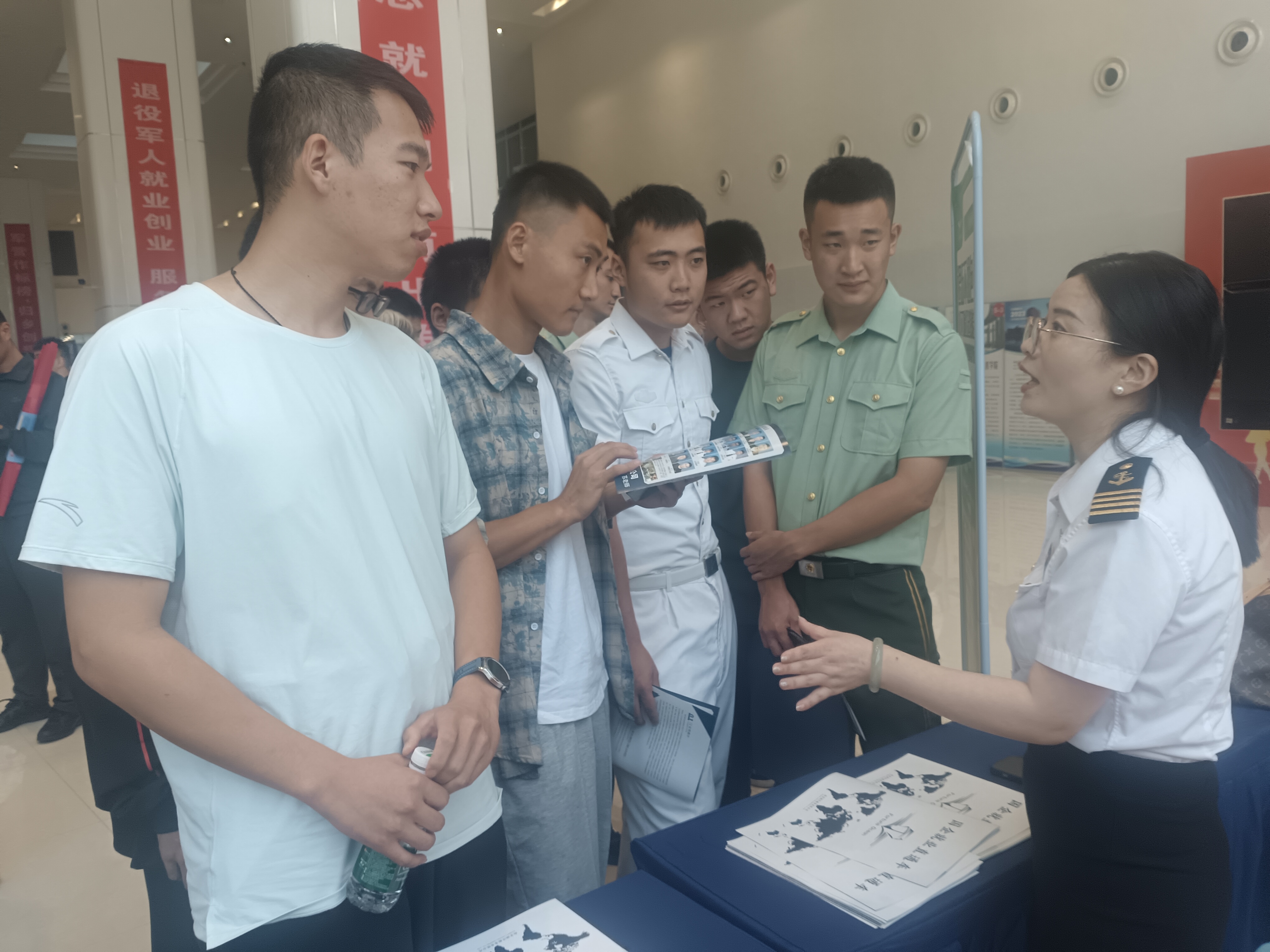 连云港市举办迎国庆“金秋招聘月”大型招聘活动