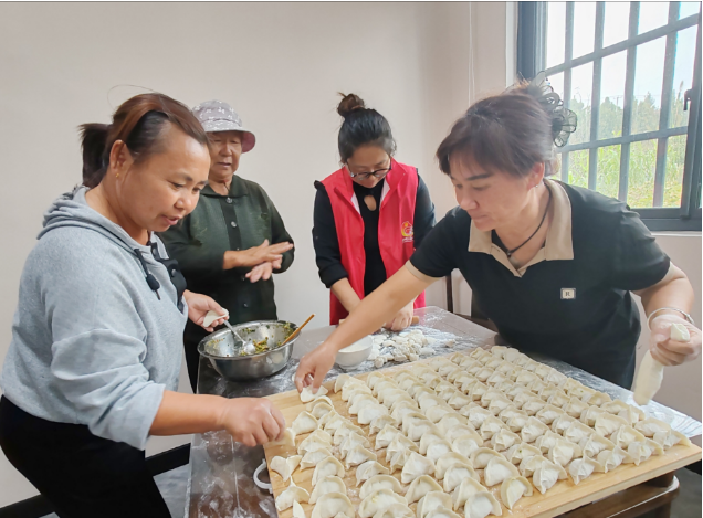 赣榆区班庄镇：重阳活动暖人心，文明实践传美德