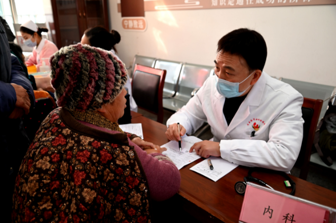 東海縣牛山街道湯莊村：三甲醫療進鄉村 健康關愛暖人心 