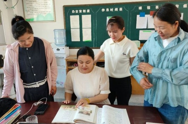 石梁河鎮(zhèn)第一中心小學(xué)開展期末復(fù)習(xí)研討交流活動(dòng)