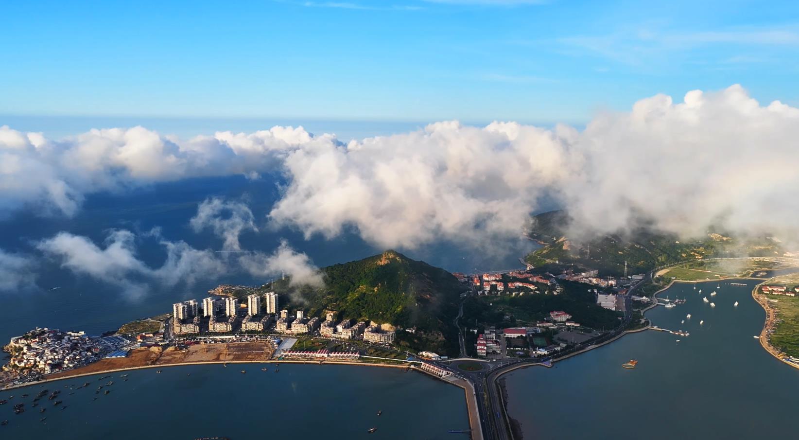 港城出现高颜值“水晶天”