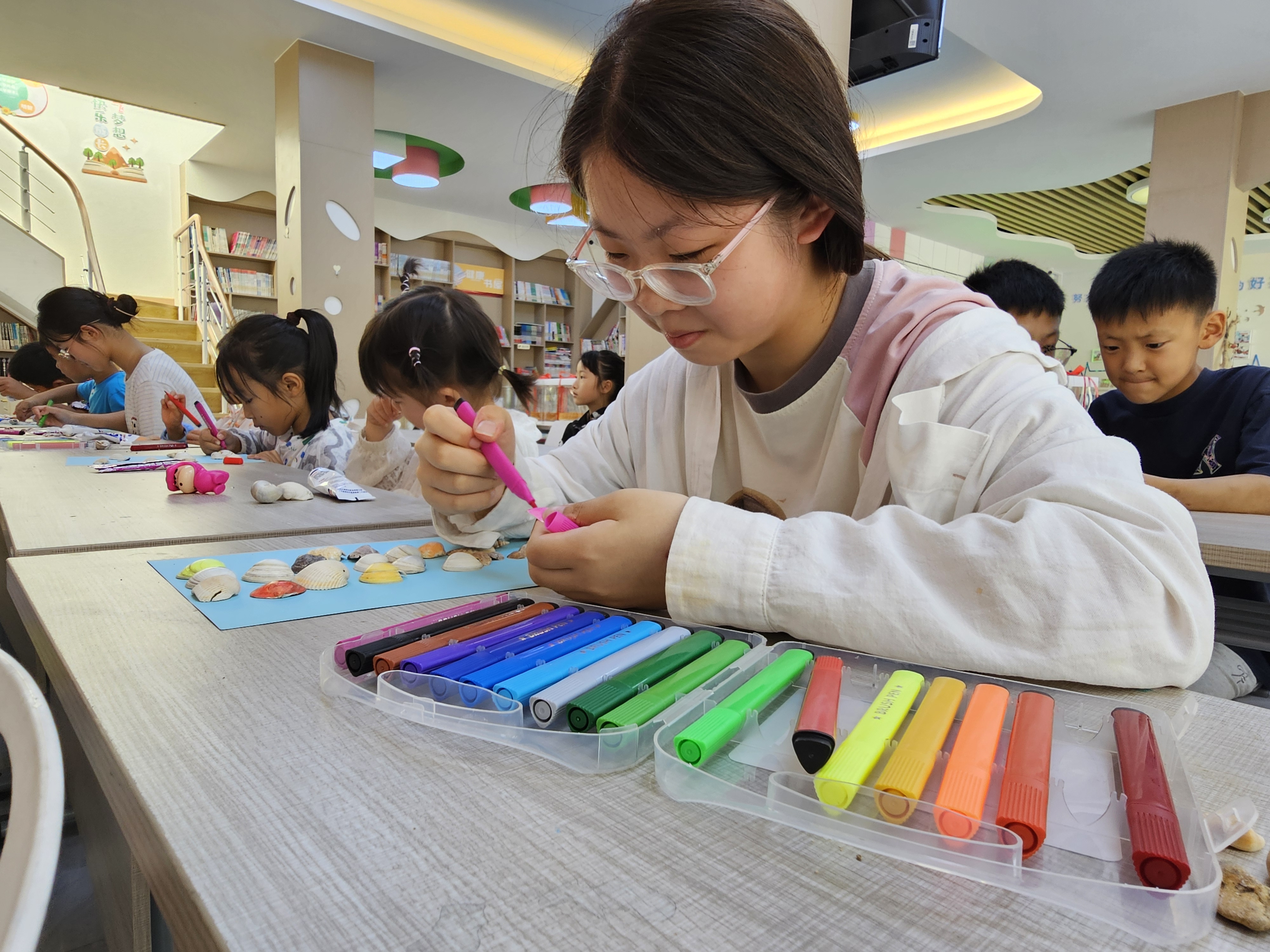 柘汪中心小學開展“七彩的夏日”親子活動